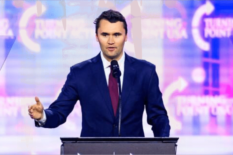 EU advierte: extranjeros que elogien el asesinato de Charlie Kirk podrían enfrentar represalias