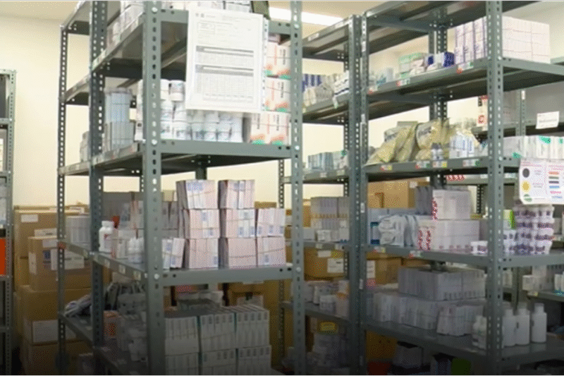 Farmacéuticas responden a Sheinbaum: “el Gobierno nos debe 14 mil millones de pesos”
