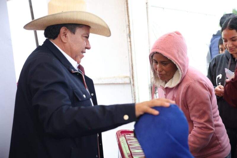 Monreal entrega apoyos alimentarios en Fresnillo con programa Corazón Contento