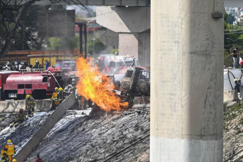 Fiscalía de CDMX descarta bache como causa de explosión de pipa en Iztapalapa