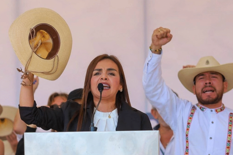 Grecia Quiroz busca registrar como marca el nombre de Carlos Manzo y el Movimiento del Sombrero