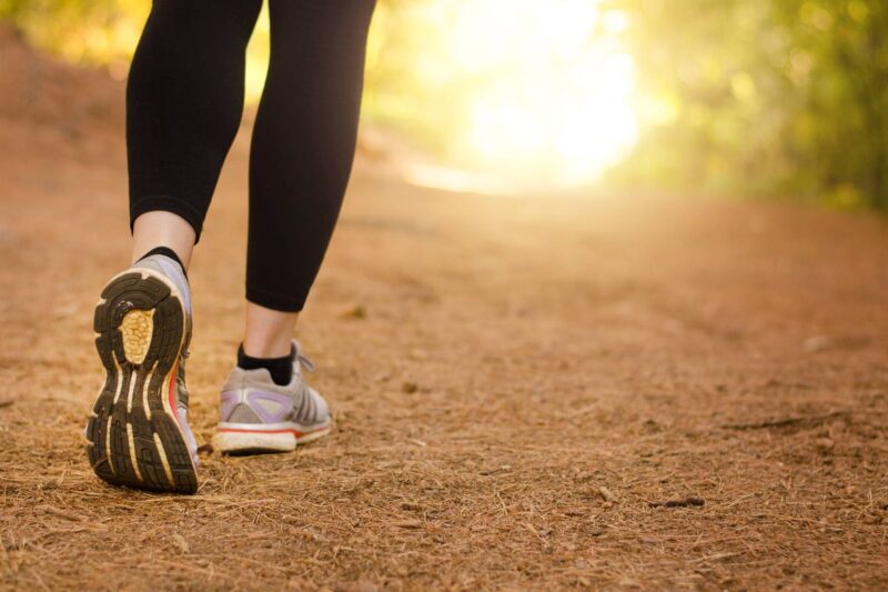 Caminar sin rumbo para encontrar calma: la nueva tendencia del mindless walking