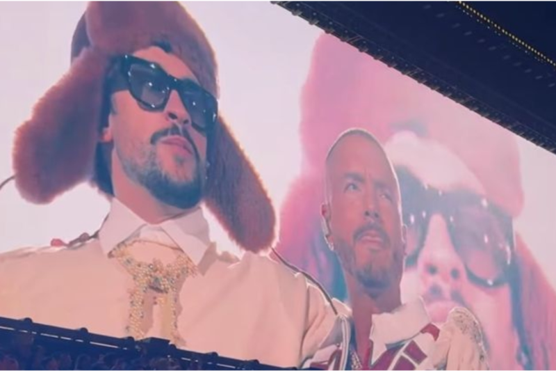 Bad Bunny y J Balvin hacen las paces en pleno concierto en la CDMX