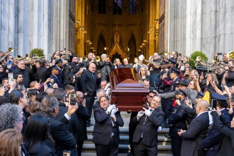 Nueva York despide a Willie Colón al ritmo de sus trombones