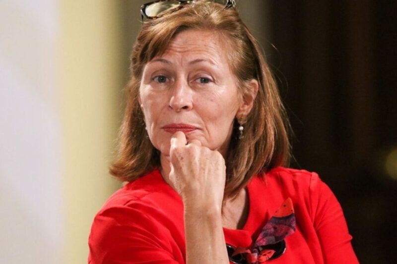 Tatiana Clouthier levanta la mano para la gubernatura de Nuevo León en 2027